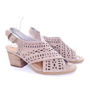 Baretraps Womens 7.5 Suede Nude Stack Sandal Heels